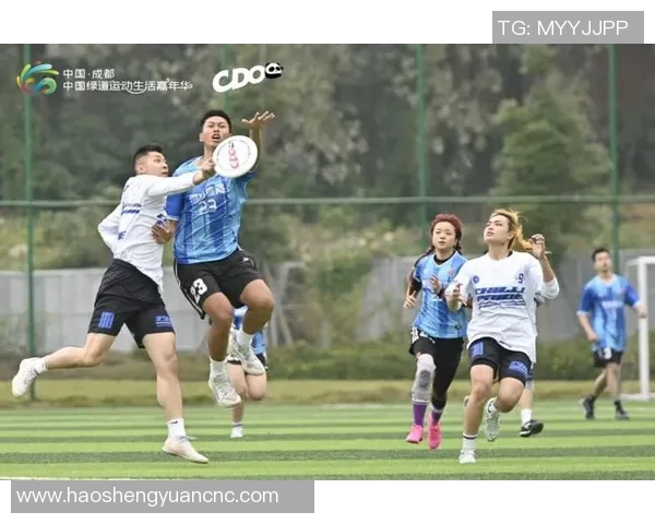 深圳飞盘队与北京飞盘队赛后复盘探讨团队协作的成功与不足之处